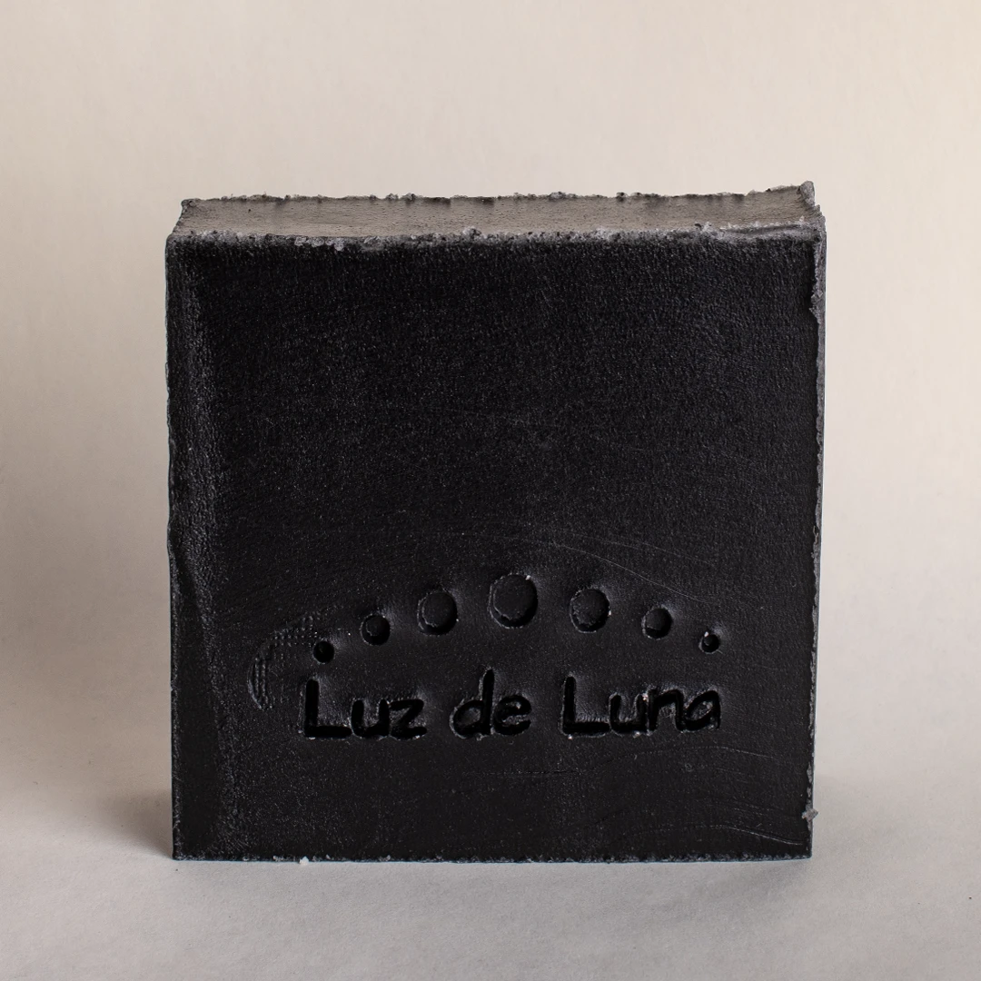 Jabón de carbón activado - control de grasa y puntos negros - Luz de Luna