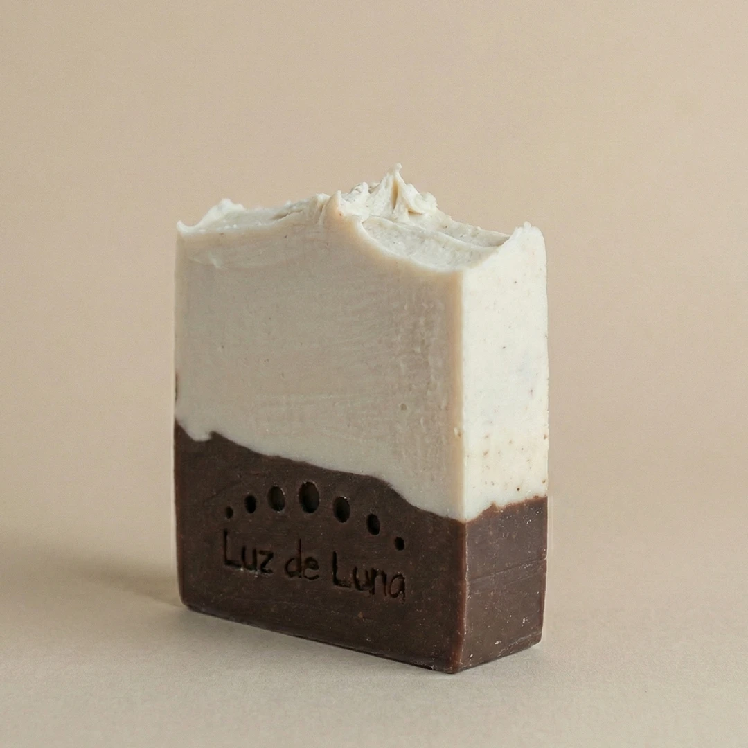 Jabón artesanal de café - hidratación con aceites esenciales - Luz de Luna